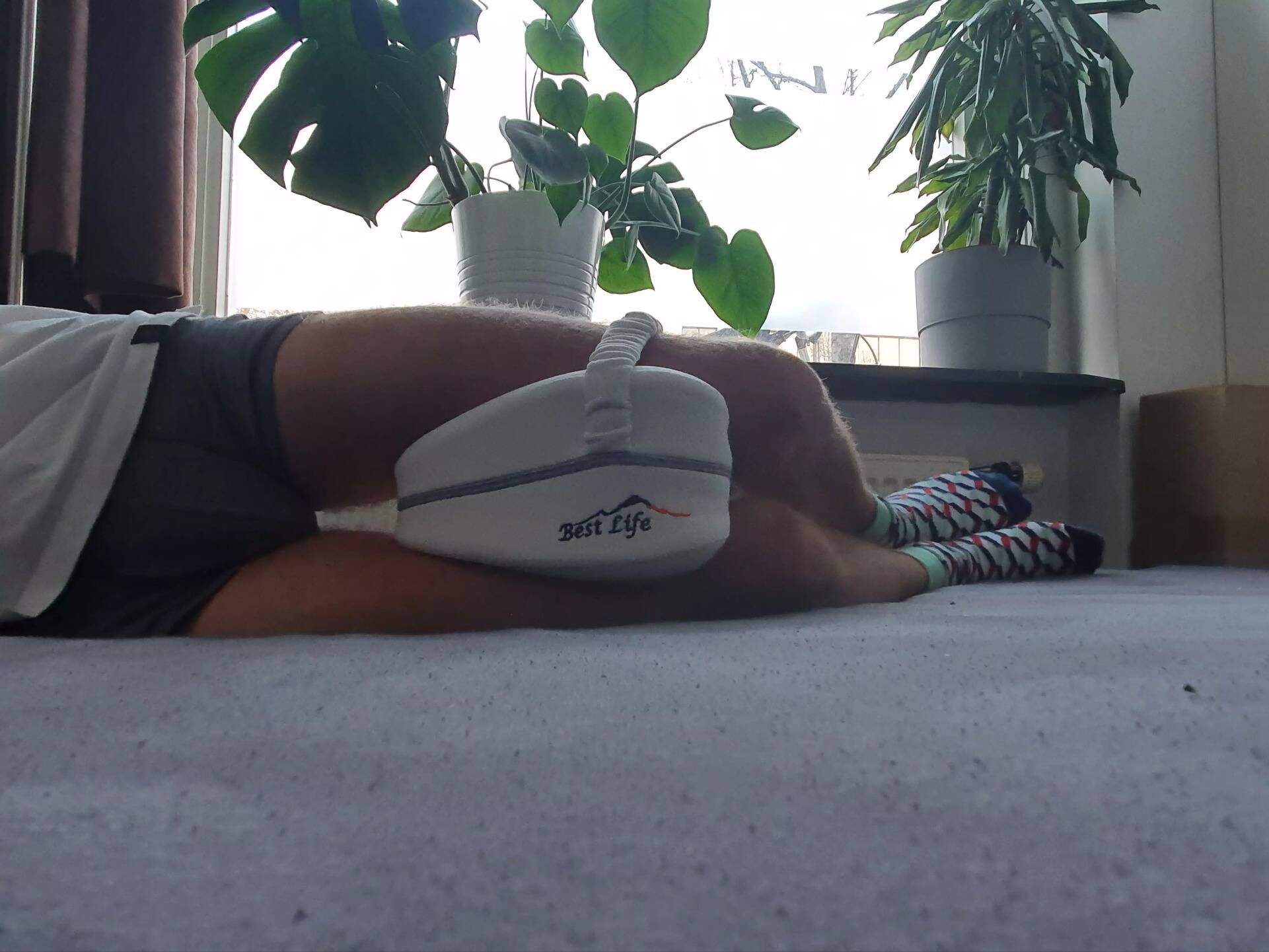 Kniekussen BestLife tussen de knieen